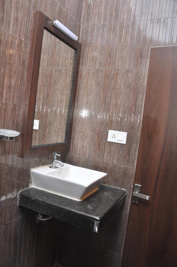 Hotel Temple City Papanasam Exterior foto