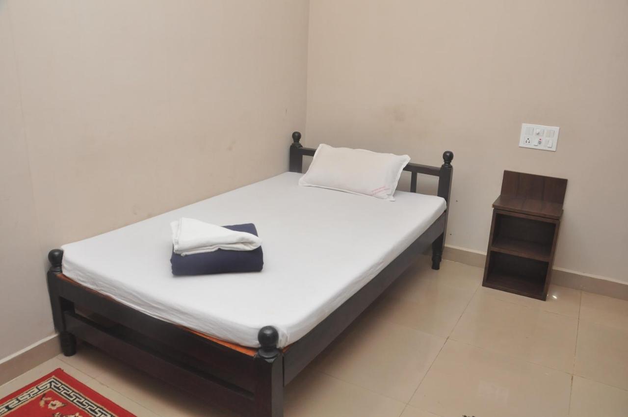 Hotel Temple City Papanasam Exterior foto